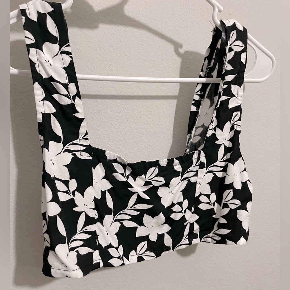 Black and White Crop Top New
